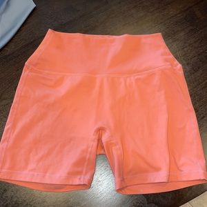 Set active coral luxform biker shorts